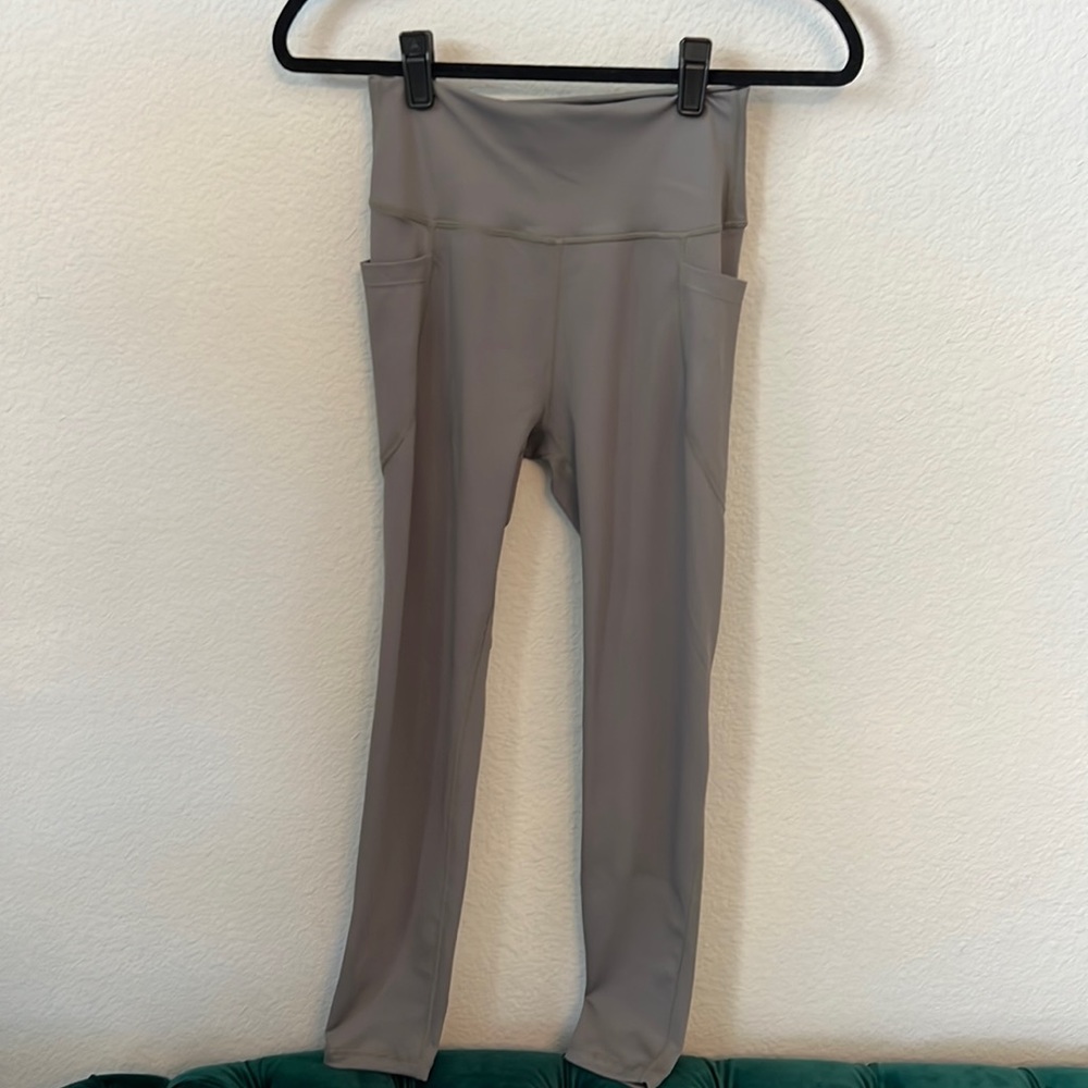 NWT all fenix leggings with pockets